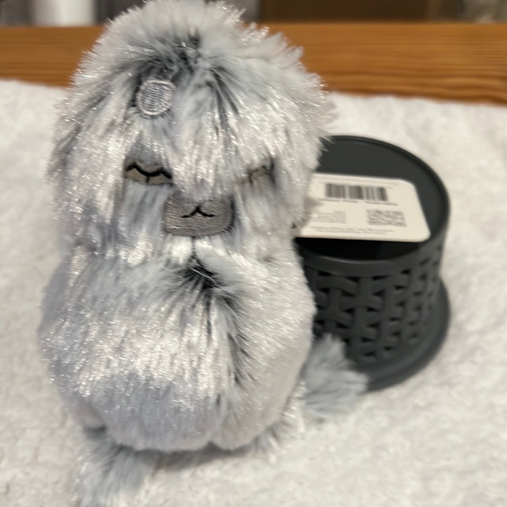 SLUMBERKINS SILVER SEAL NWT